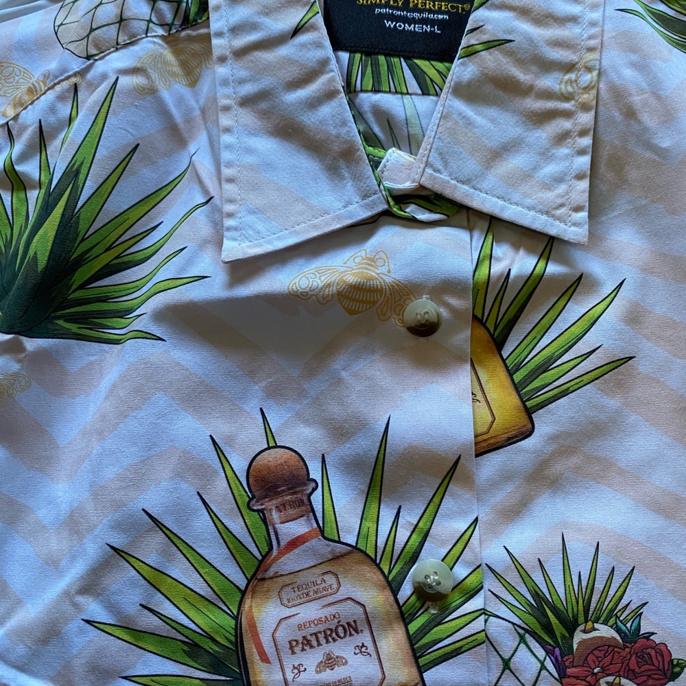 Women’s Patron Hawaiian shirt
